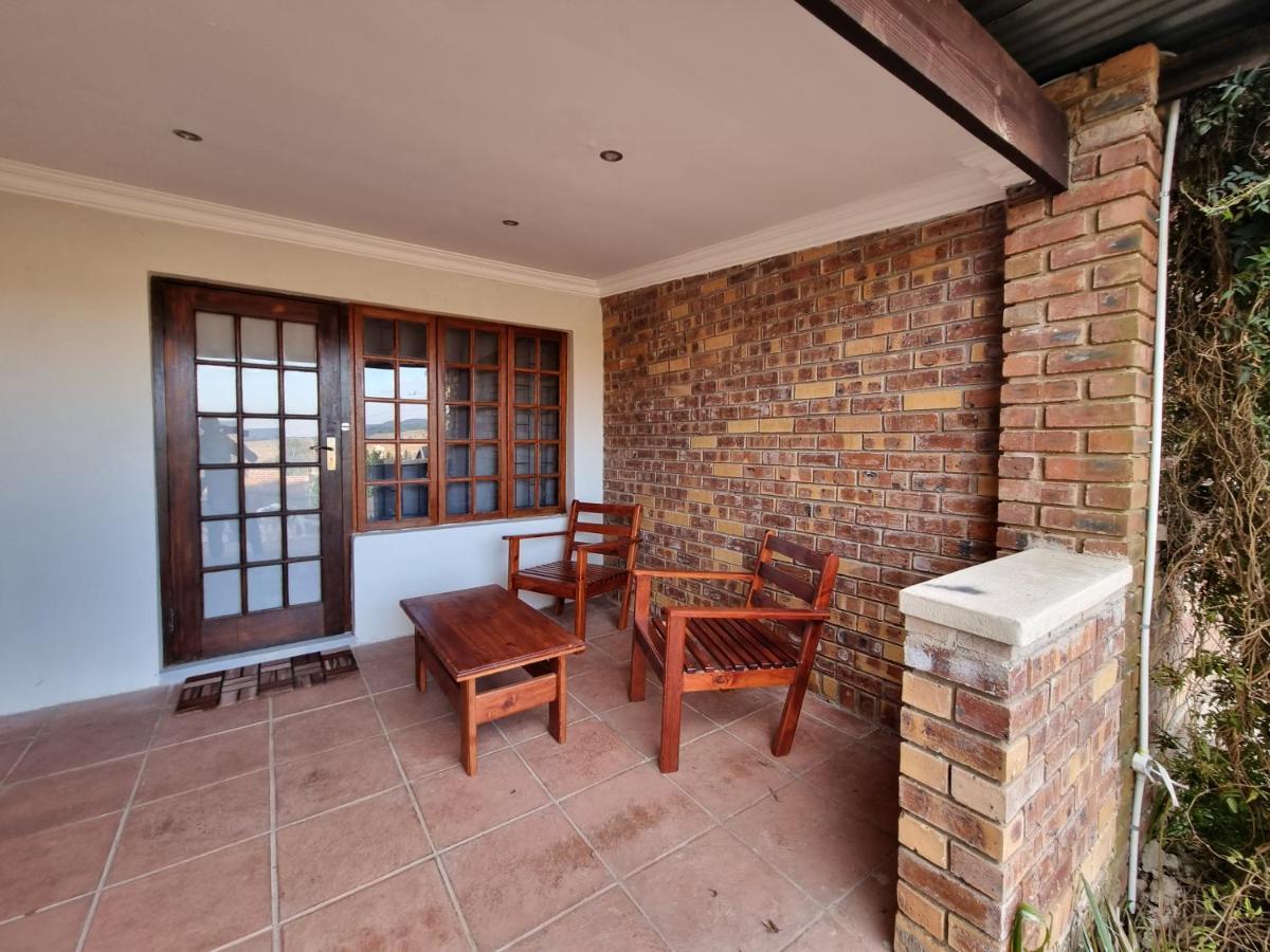 Valley View Dullstroom - Check In At The Highlander Hotel Екстер'єр фото